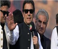 الشرطة الباكستانية تقتحم منزل رئيس الوزراء السابق عمران خان