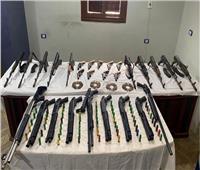 ضبط 22 متهمًا بحوزتهم 28 قطعة سلاح ناري في أسيوط