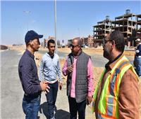 رئيس «القاهرة الجديدة» يواصل يتابع المشروعات الجارية بالمدينة