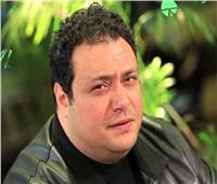 مراد مكرم يكشف تفاصيل مسلسل «علاقة مشروعة»| فيديو