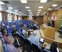 نائب محافظ المنيا يتابع محاور الخطة السكانية خلال اجتماع المجلس الإقليمي للسكان