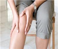 الزنجبيل «الأبرز».. 5 علاجات منزلية طبيعية لألم الركبة
