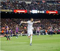 فيديو| بنزيما يسجل «الهاتريك».. ريال مدريد يتقدم بالهدف الرابع في شباك برشلونة