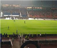 كولر يتفقد أرضية ملعب استاد القاهرة قبل انطلاق مباراة بيراميدز في نهائي كأس مصر