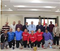 تكريم فريق كرة القدم بالشركة المصرية القابضة للمطارات والملاحة الجوية