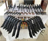 ضبط 25 متهمًا و39 قطعة سلاح ناري بأسيوط