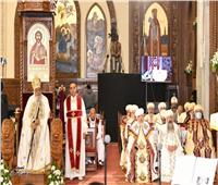 البابا تواضروس يجسد مشهد القيامة بالكاتدرائية المرقسية بالعباسية      