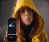 لا تدع الطقس يؤثر عليه.. كيف تحمي هاتفك من التقلبات الجوية؟