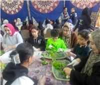 شباب متطوع يقيم مائدة رحمن في الإسكندرية لإفطار ربع مليون شخص