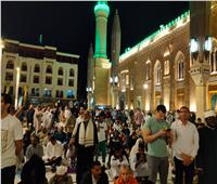توافد الآلاف لأداء صلاة عيد الفطر بمسجد الإمام الحسين