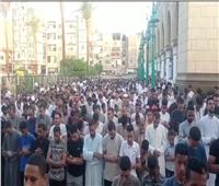 شاهد| صلوات وتكبيرات وأرز بلبن.. الآلاف يؤدون صلاة عيد الفطر بمسجد القناوي