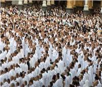آلاف المعتمرين يؤدون صلاة العيد بالمسجدين «الحرام والنبوي»| صور
