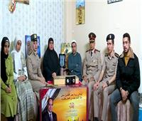 القوات المسلحة تحتفل مع أسر الشهداء بـ«هدية الرئيس» في العيد| فيديو