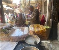 إعدام 75 كيلو أغذية وتحرير 64 محضرًا وغلق 11 منشأة في أسيوط 