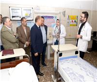 رئيس جامعة المنصورة يتفقد سير العمل بالمستشفيات الجامعية 