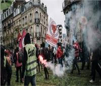 مواجهات عنيفة في بداية مسيرات باريس ضد قانون التقاعد