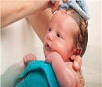للأمهات الجدد.. كيفية إعطاء المولود حمامًا لأول مرة؟
