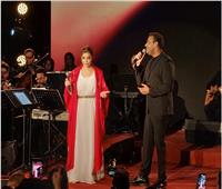 بالفيديو| أصالة ورامي صبري يغنيان سويا بحفل القاهرة «حياتي مش تمام» 