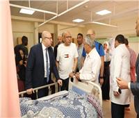 محافظ بني سويف يتابع الحالة الصحية للسودانيين المصابين في حادث الصحراوي الشرقي 