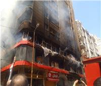 حريق هائل يدمر معرض أثاث بالإسكندرية| صور
