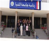 رئيس جامعة المنيا يستقبل طلاب تطبيق «جولة» للخدمات السياحية 