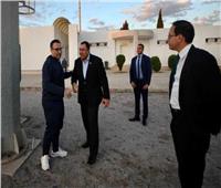 السفير المصري في تونس يحضر مران الأهلي استعدادًا للترجي