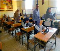 3576 طالبًا بالصف الثاني الثانوي يؤدون امتحان اللغة العربية دون شكاوى بقنا