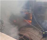 الصور الأولى من حريق شارع المعز بالجمالية