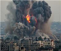 إصابة 5 فلسطينيين في تجدد غارات الاحتلال الإسرائيلي على قطاع غزة