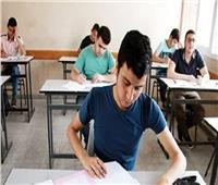 طلاب الشهادة الإعدادية بالإسكندرية يؤدون امتحان اللغة العربية دون شكاوى