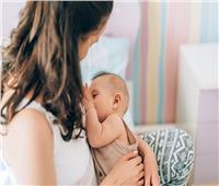 هل الرضاعة الطبيعية تحمي الطفل من السرطان؟.. خبراء يجيبون