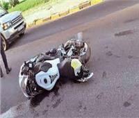 السرعة الجنونية تصيب سائق دراجة نارية بالعياط