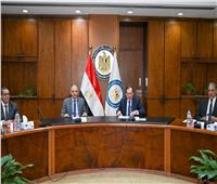 الري والبترول يناقشان تراخيص المياه للمنشآت البترولية 
