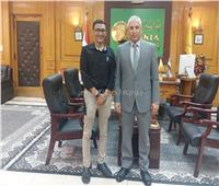 رئيس جامعة المنيا يلتقي بمدير مرفق الإسعاف