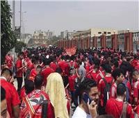 بدء توافد جماهير الأهلي على ستاد القاهرة استعدادًا لمواجهة الوداد 