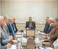 وزير الإنتاج الحربى يعقد أول اجتماع رسمي بمقر الوزارة بالعاصمة الإدارية