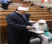 رئيس جامعة الأزهر يتفقد لجان الامتحانات بكلية الدراسات الإسلامية للبنات