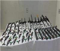 الأمن العام يضبط 52 قطعة سلاح ناري و45 متهمًا بقنا
