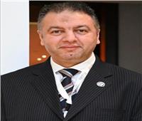 منح أستاذ بطب الأزهر زمالة كلية جمعية عموم الهند للعيون لتميزه العلمي