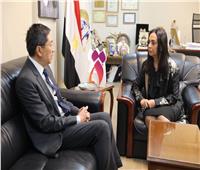 مايا مرسي تستقبل سفير سنغافورة في مصر لبحث سبل التعاون بين الجانبين
