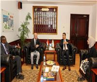 شريف فاروق يستقبل نائب المدير العام لاتحاد البريد العالمي