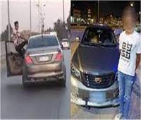 ضبط المتهم بقيادة سيارة واقفًا على «الكبوت» ببورسعيد