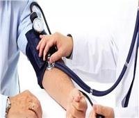 3 أشياء يمكن أن تشوه نتائج ضغط الدم.. منها متلازمة المعطف الأبيض
