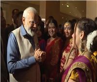 «أُعجب بها»..فتاة مصرية تستقبل رئيس الوزراء الهندي بالغناء باللغة الهندية.. صور وفيديو