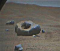 مسبار ناسا عثر على  صخرة غريبة على المريخ