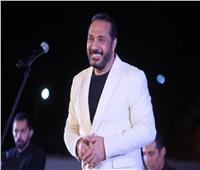 زوجة علي الحجار تُعلق على أزمة مشروعه «100 سنة غناء»| فيديو