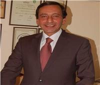 رئيس جامعة القاهرة ينعى الدكتور ياسر عبد القادر خبير علاج الأورام