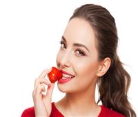 دراسة: تناول الفراولة يساعد في منع الإصابة بالنوبات القلبية والسكتات الدماغية