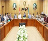 محافظ المنوفية يشدد على دفع عجلة العمل وتسريع معدلات الأداء