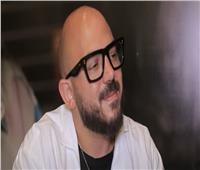 محمود العسيلي: عمرو دياب «أسطورة».. والذكاء الاصطناعي «مش هيعيش»| فيديو